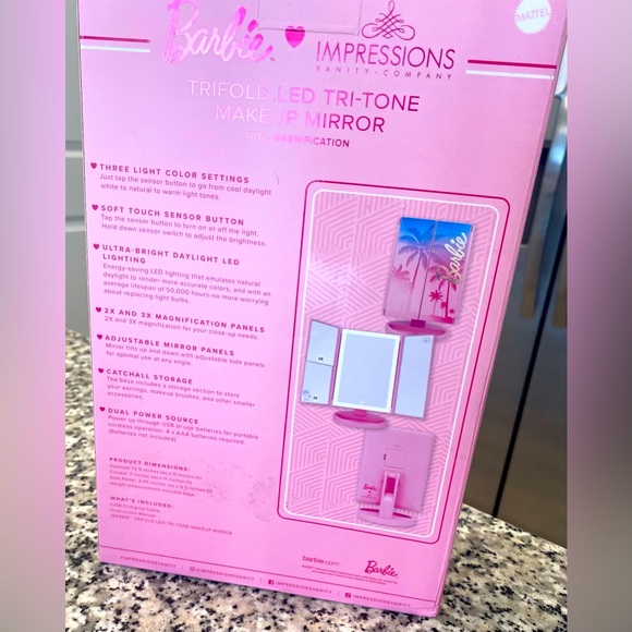Impressions Barbie LED Makeup Mirror Tri Fold with Magnification - Picture 6 of 13